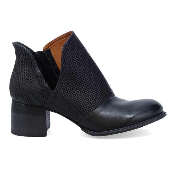 Free People Shoes - NIB A.S. 98 Lloyd zip ankle boots